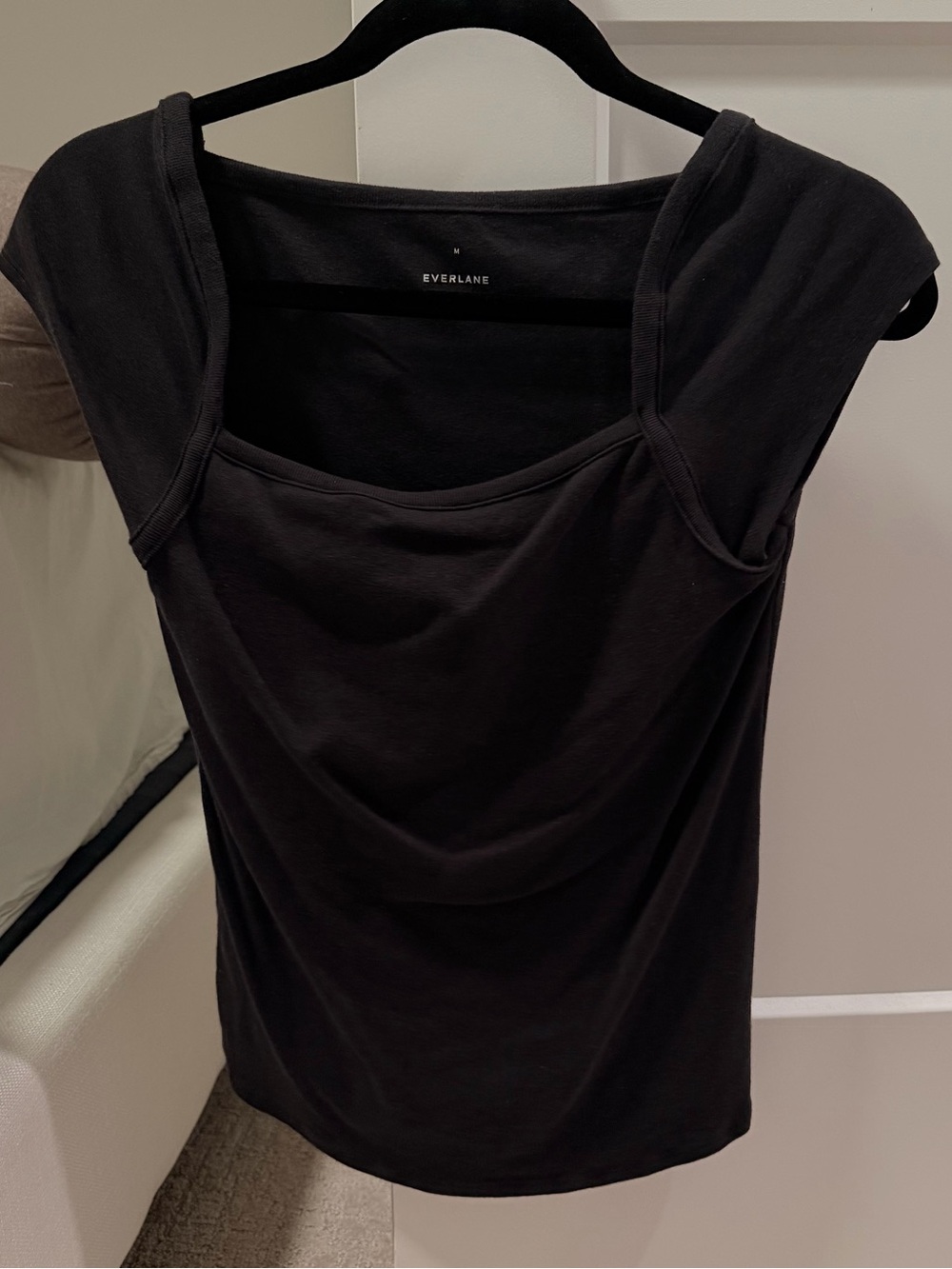 Everlane Black Cap-Sleeve Scoop Neck Top Size M